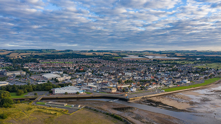 An aerial image of Levenmouth, Fife showing the entrance of the river Leven. 